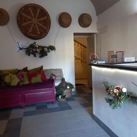 Aghinas Hotel Bosa Eksteriør billede