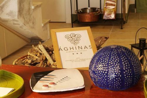 Aghinas Hotel Bosa Eksteriør billede